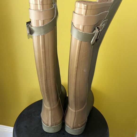 Hunter green boots - Picture 6 of 9